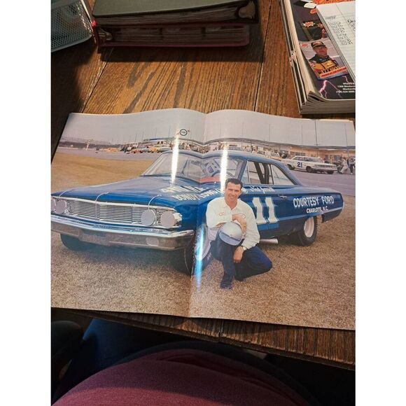 Vintage Jan 1994 SportStars Inc Racing Collectibles Price Guide Dale Earnhardt - Picture 3 of 3